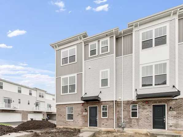 1493 Blaine St, Des Plaines, IL 60018