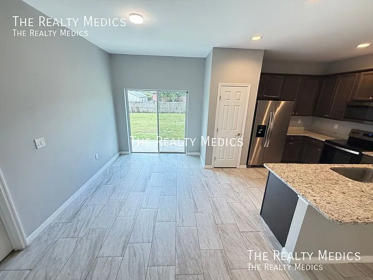 494 Harrison St SW — Photo 11