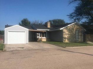518 Soderberg St, Lakin, KS 67860