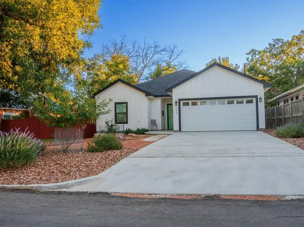 965 Prescott St, Kerrville, TX 78028