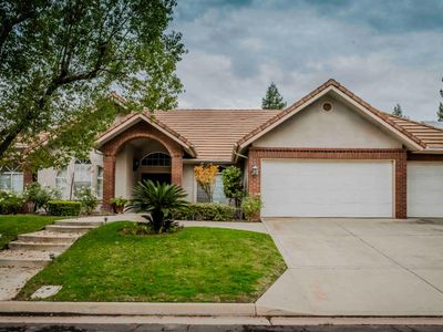 8860 N 10th St, Fresno, CA, 93720