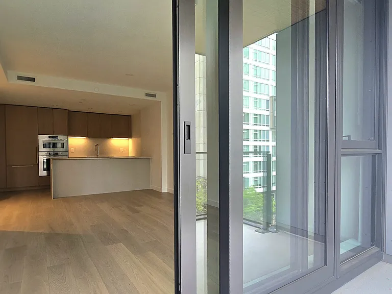 1530 W 6th Ave — Photo 26