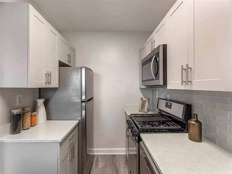 Potomac Towers — Photo 23