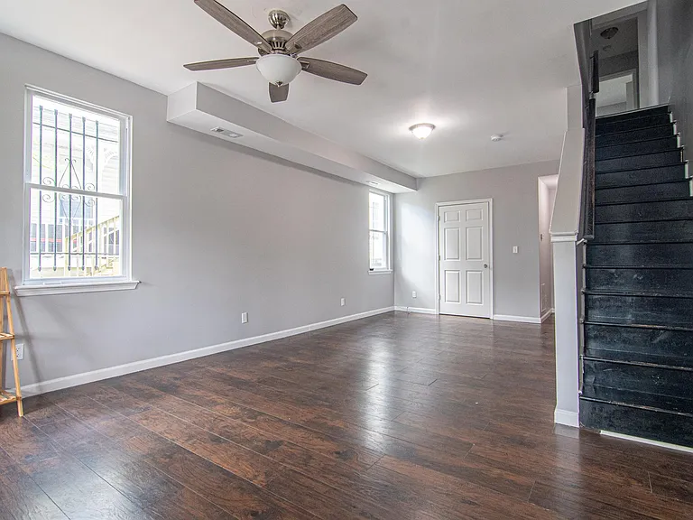 3000 Erdman Ave — Photo 6