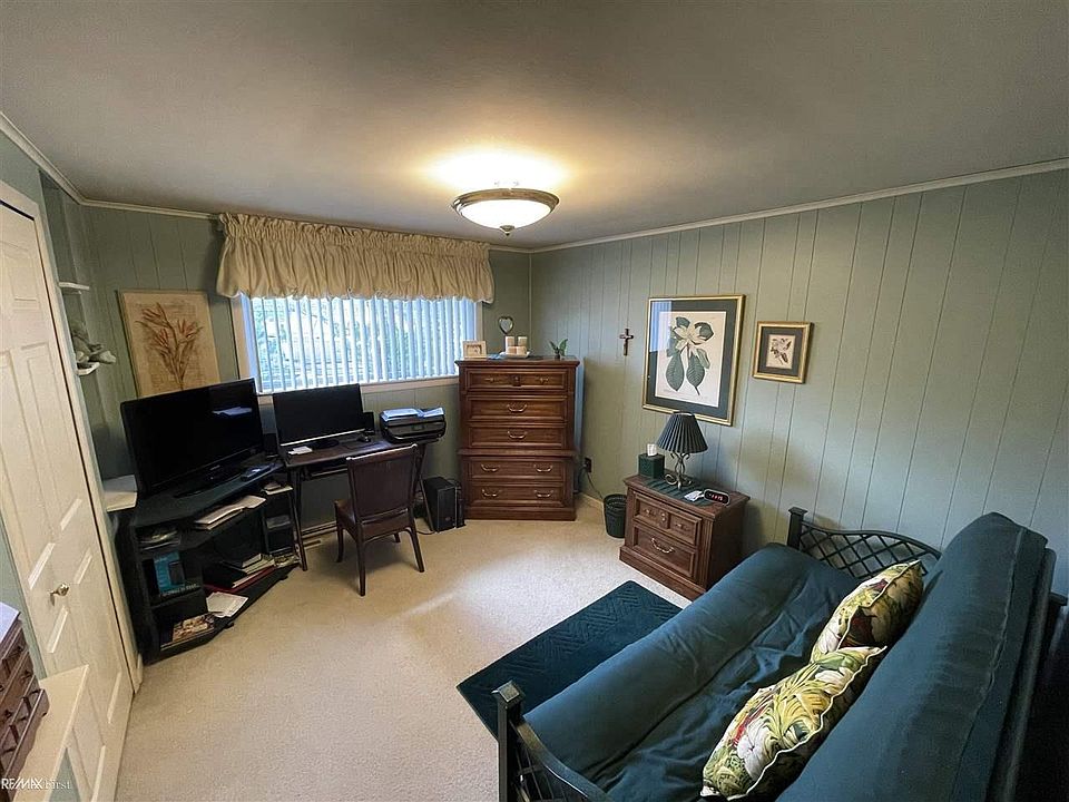 38127 Rockhill Rd, photo 23