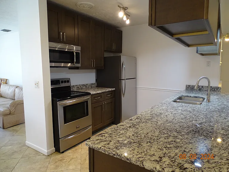 307 W University Blvd — Photo 10