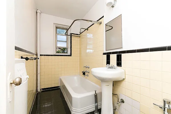 Rented by Realty Nerd | media 16