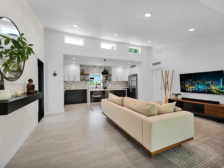 7531 Miami View Dr — Photo 32