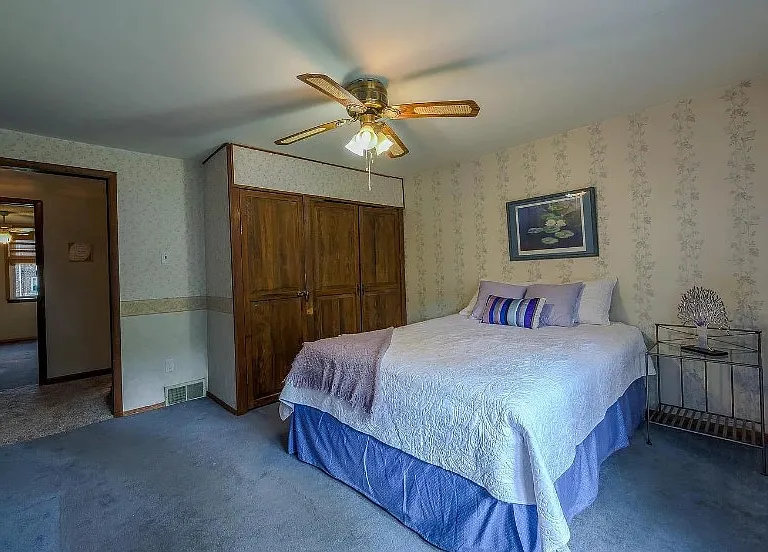 1075 Brookwood Ln — Photo 1