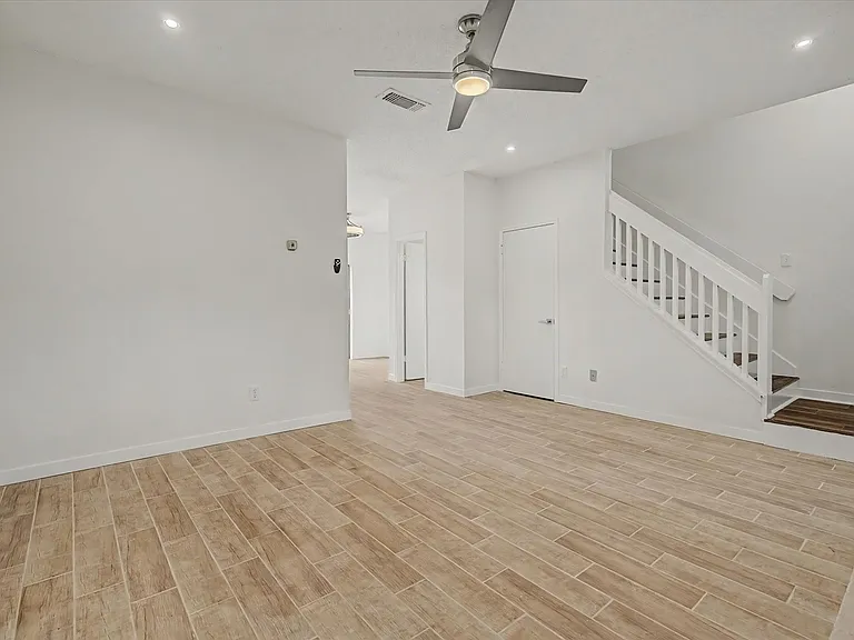 12500 Brookglade Cir #179 — Photo 3