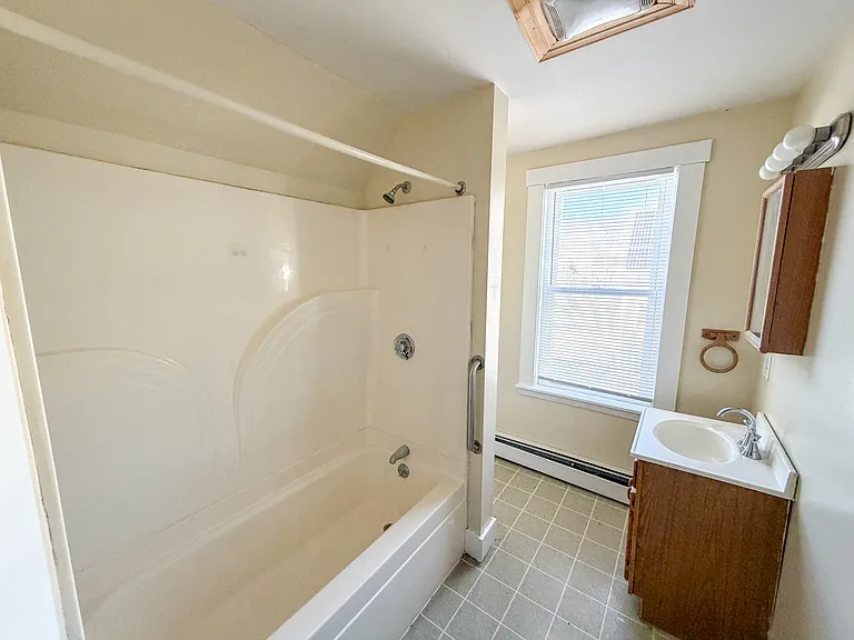 160 Brackett St — Photo 6
