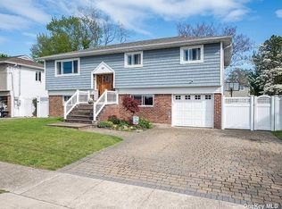 20 Lambert Ave, Farmingdale, NY 11735