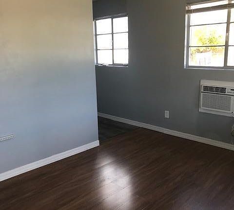 4th image of 2514 W Lane Ave APT 3