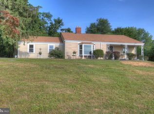 923 Colonial Rd, Harrisburg, PA 17112