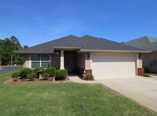 2070 Fountainview Dr, Navarre, FL 32566