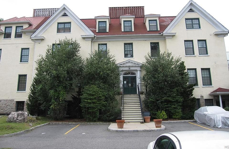 1st image of 325 Highland Ave APT 302