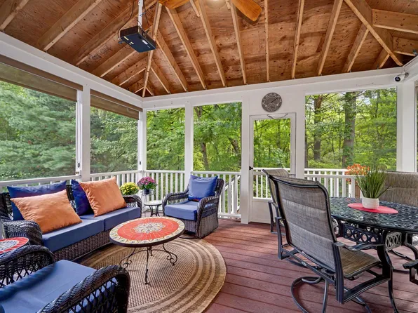 44 Ashwood Ave, Wilmington, MA 01887