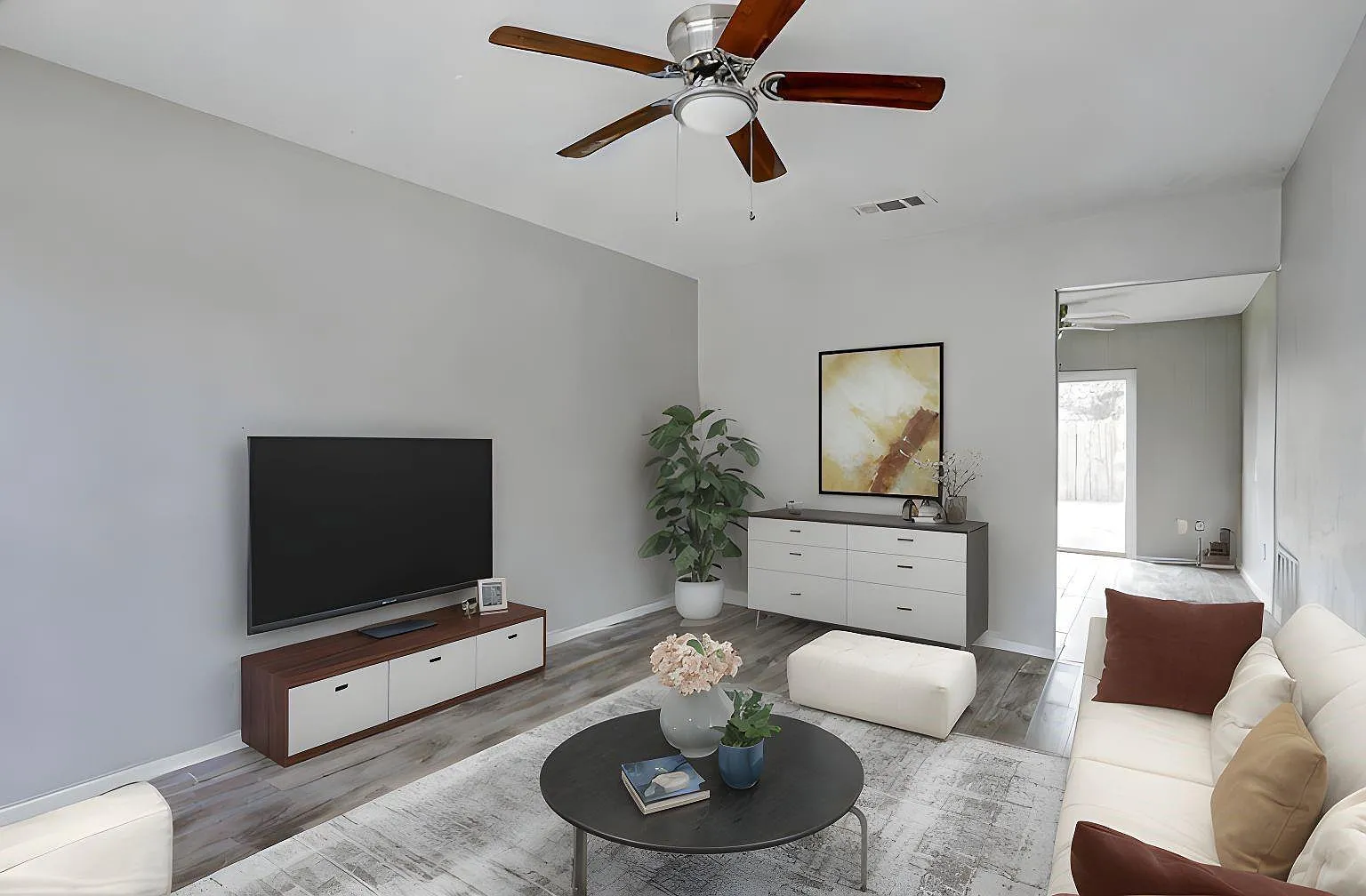 3 bed, 2.0 bath, 1082 sqft, $1,400 — Photo 3