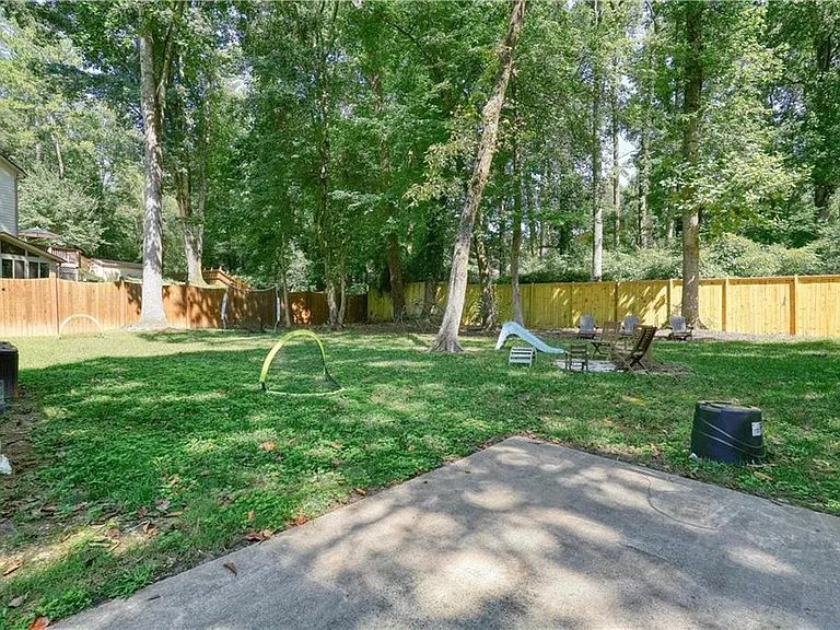 3003 Maple Ln — Photo 9