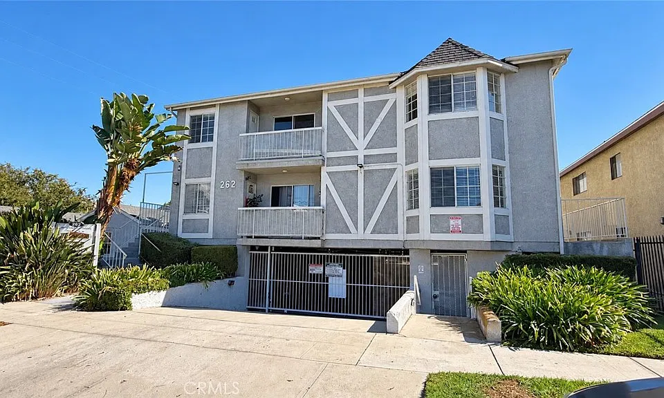 262 W Valencia Ave #D