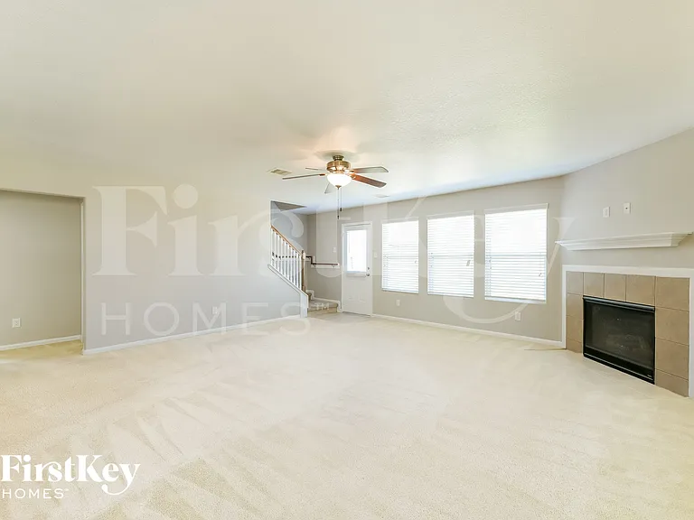 9909 Hyacinth Way — Photo 4
