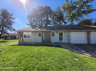 33B Edinburgh Ln, Manchester, NJ 08759