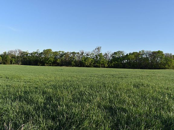 3rd image of 330 Shawnee Rd