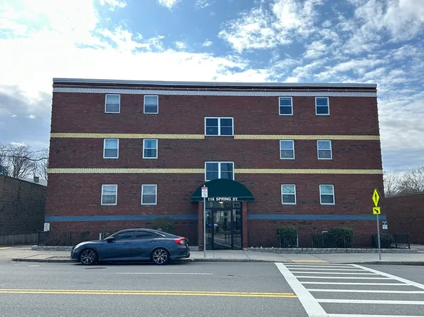 116 Spring St APT D2, Boston, MA 02132