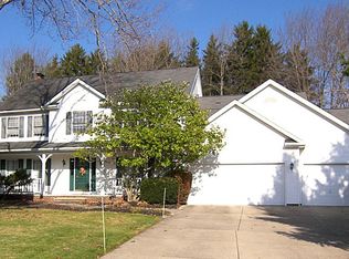 36270 Spicebush Ln, Solon, OH 44139