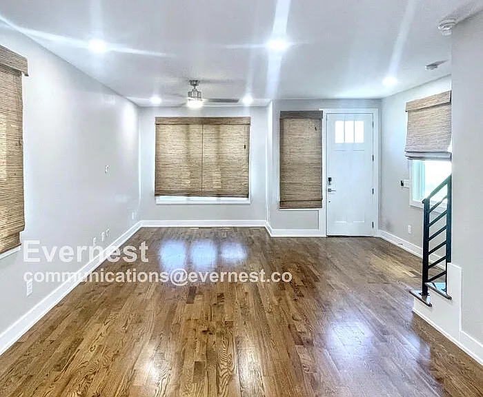 2116 Courtney Ave — Photo 6