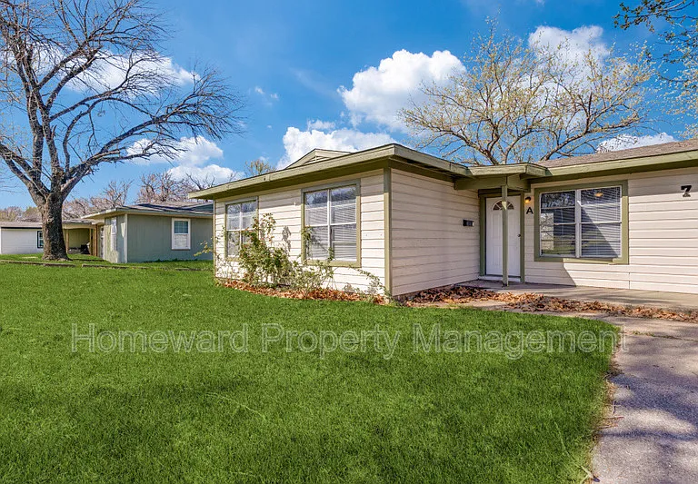 7 Pershing Dr #A — Photo 11