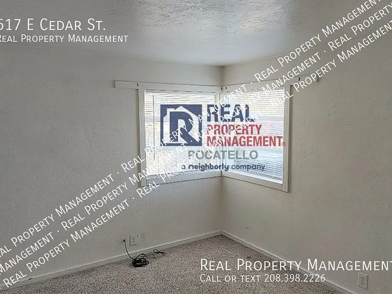 517 E Cedar St — Photo 8