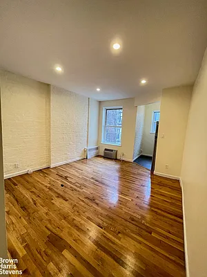 Rented by Brown Harris Stevens | media 27