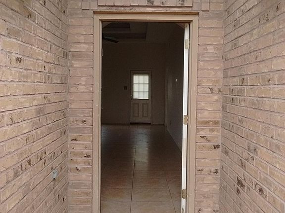 3rd image of 1807 Clifton St