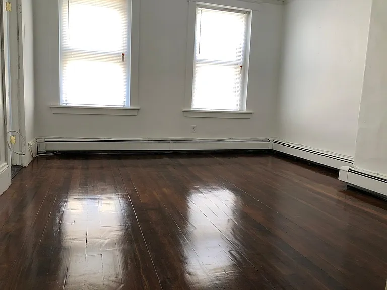 34 Cunard St #2 — Photo 7
