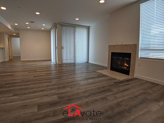 5th image of 5143 White Oak Ave Unit 202