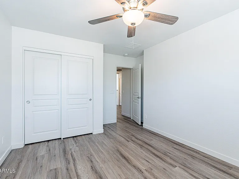 24866 W Huntington Dr — Photo 33