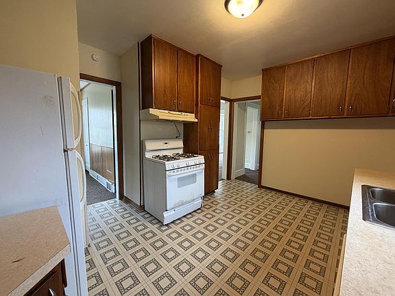 5th image of 825 S 17th STREET