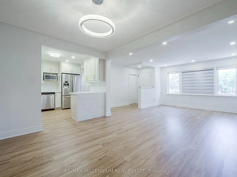 1285 Rebecca St — Photo 17