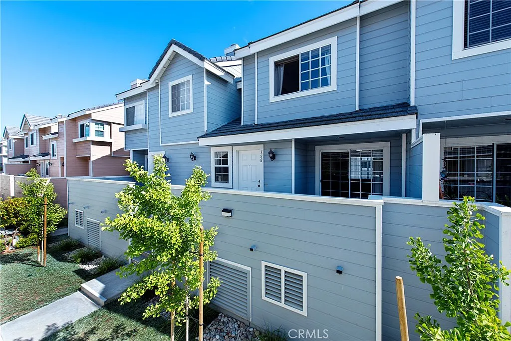 2 bed, 1088 sqft, $3,600 — Photo 1