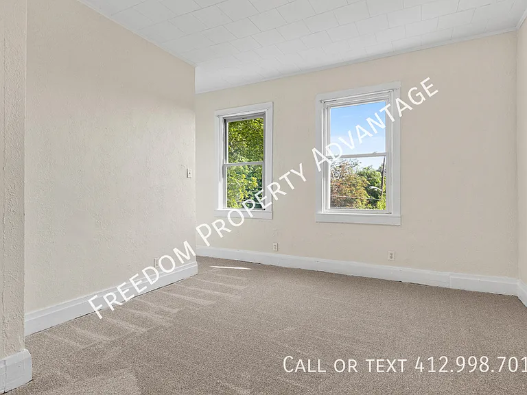 644 Herschel St — Photo 15