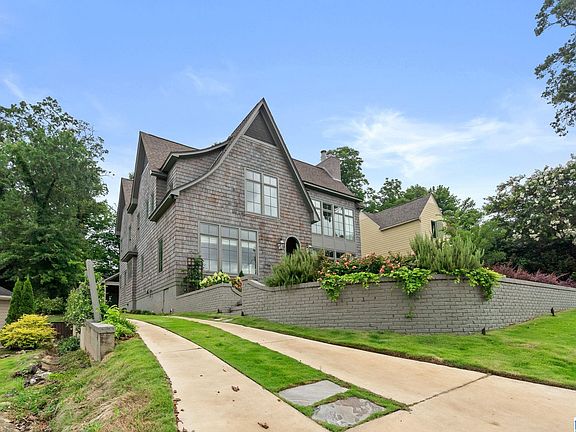 2nd image of 424 Woodland Dr