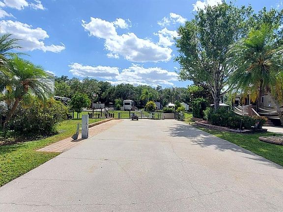 5th image of 578 WATERWAY DRIVE
