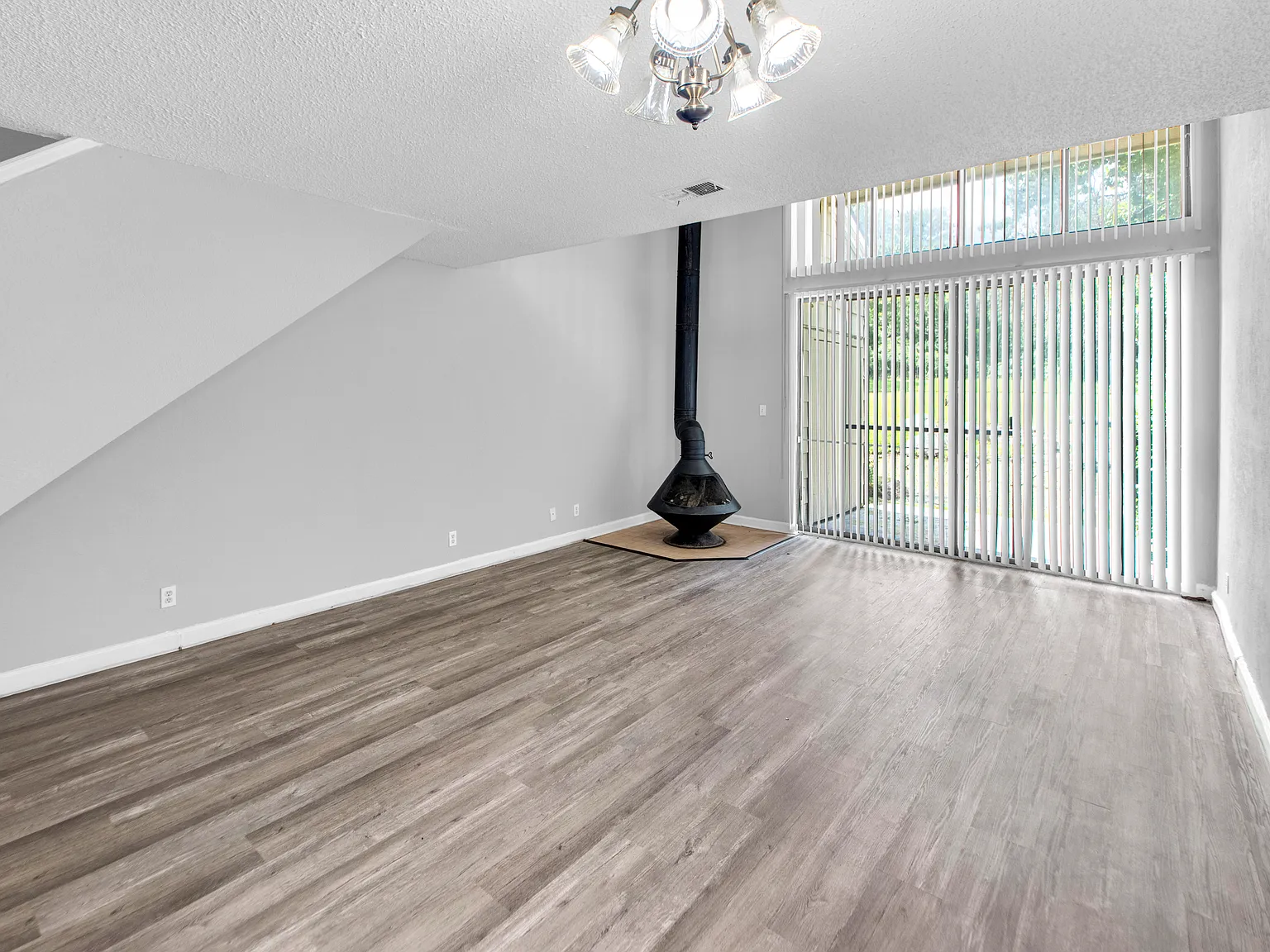 1 bed, 963 sqft, $975 — Photo 3