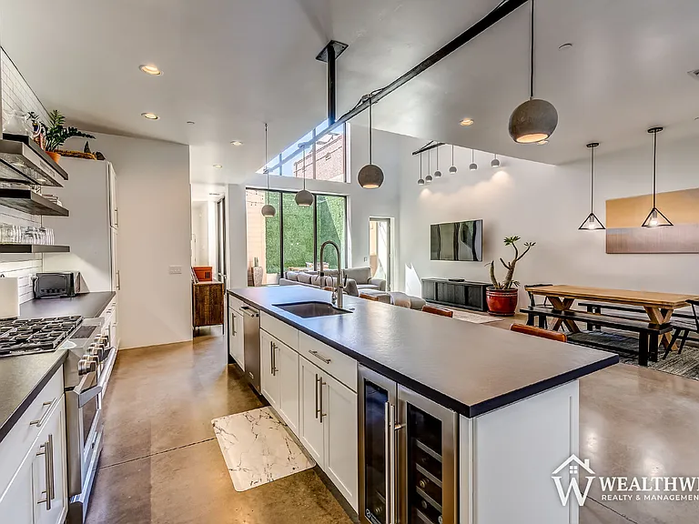879 W Paseo De Los Zanjeros — Photo 4