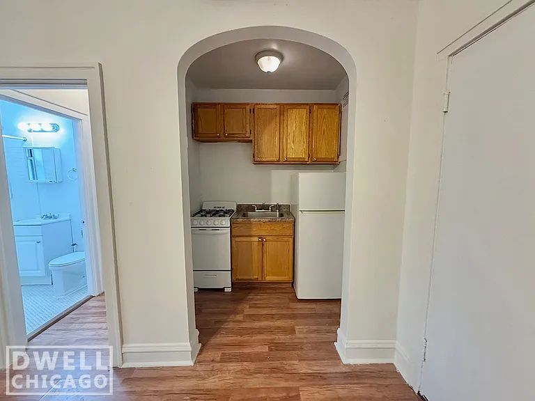 2537 N Sawyer Ave #1 — Photo 8