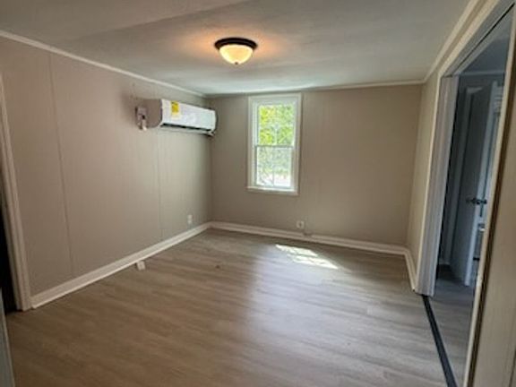 5th image of 1224 Waverly Ave