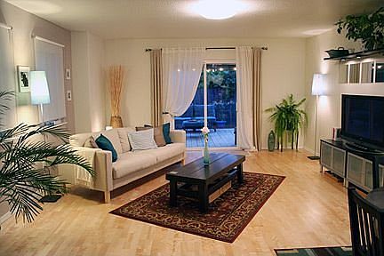 Spacious open living room - ideal for entertaining