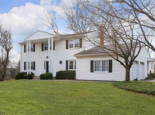 6 Leddell Rd, Mendham, NJ 07945