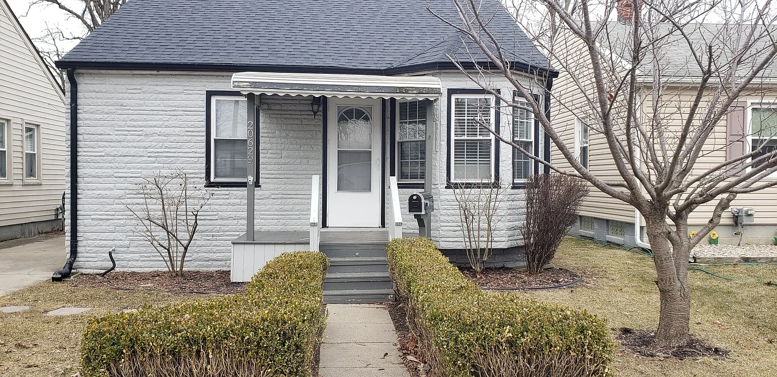20629 Avalon St photo 1